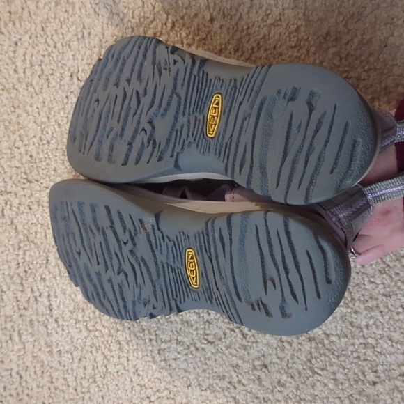 Keen Whisper Outdoor Sport Sandal Size US 7.5 Purple Waterproof Strappy - Picture 10 of 11